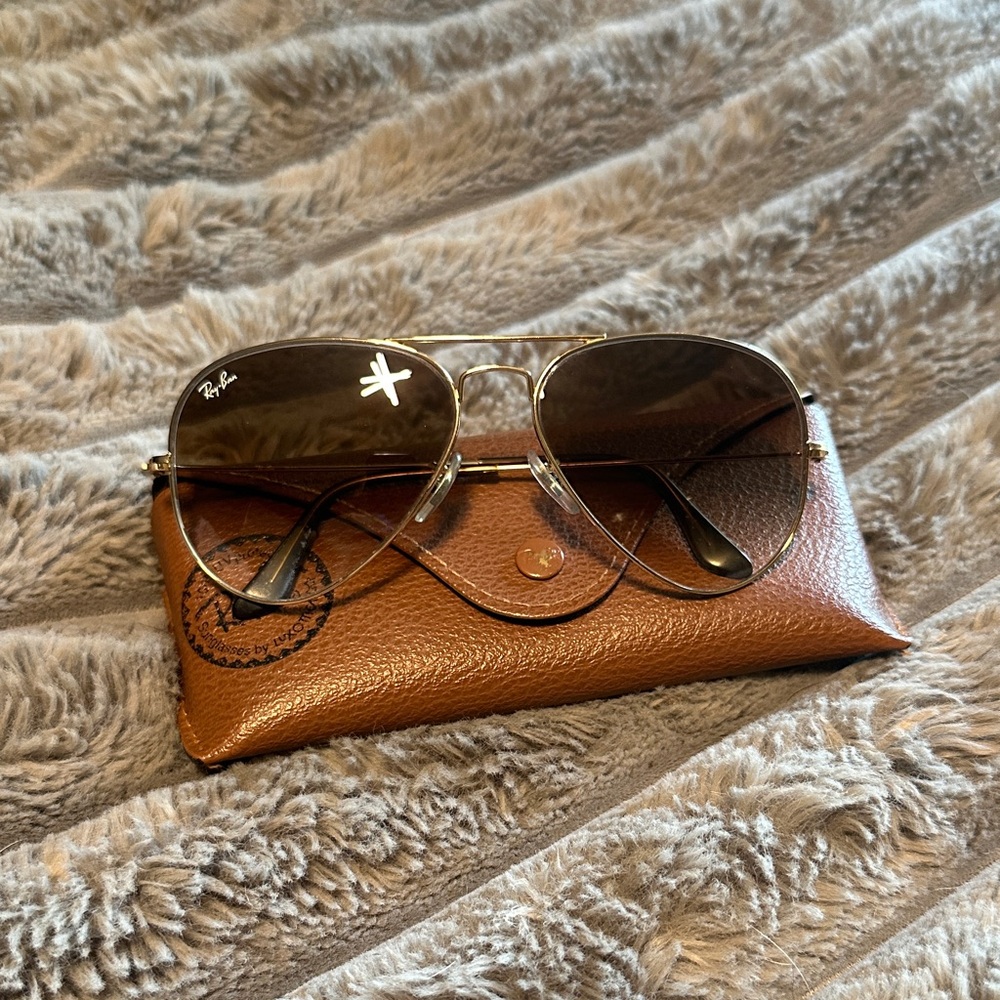Ray-Ban Gold Aviator Sunglasses with Brown Case